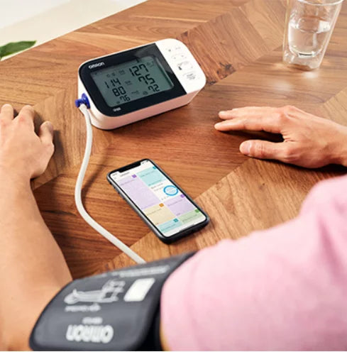 جهاز قياس ضغط الدم Omron M7 AFib